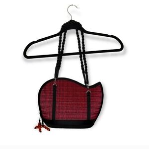 Baskets of Columbia structured shoulder bag red black interior pockets